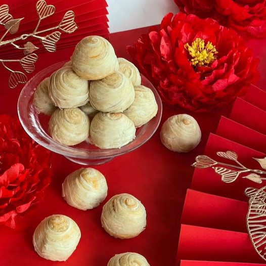 ขนมเปี๊ยะ ( 1 กล่อง / 10 ชิ้น )