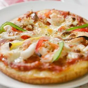 Classic Herebed Chicken & Capsicum Pizza