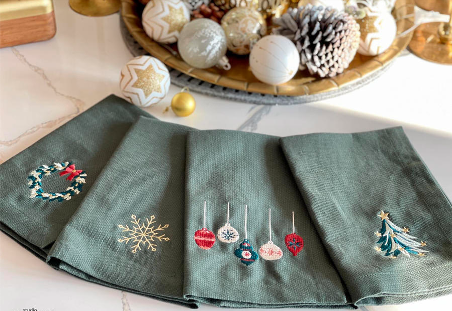 Christmas Embroidered Linen Napkins - Set of 4