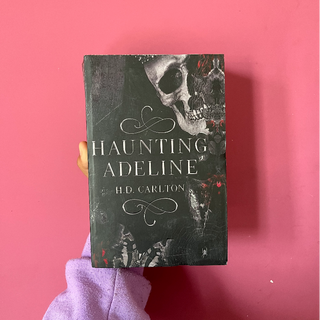 Haunting Adeline (Cat and Mouse #1) - H.D. Carlton