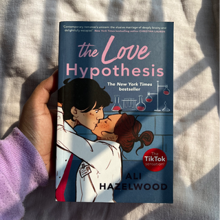 The Love Hypothesis - Ali Hazelwood Image