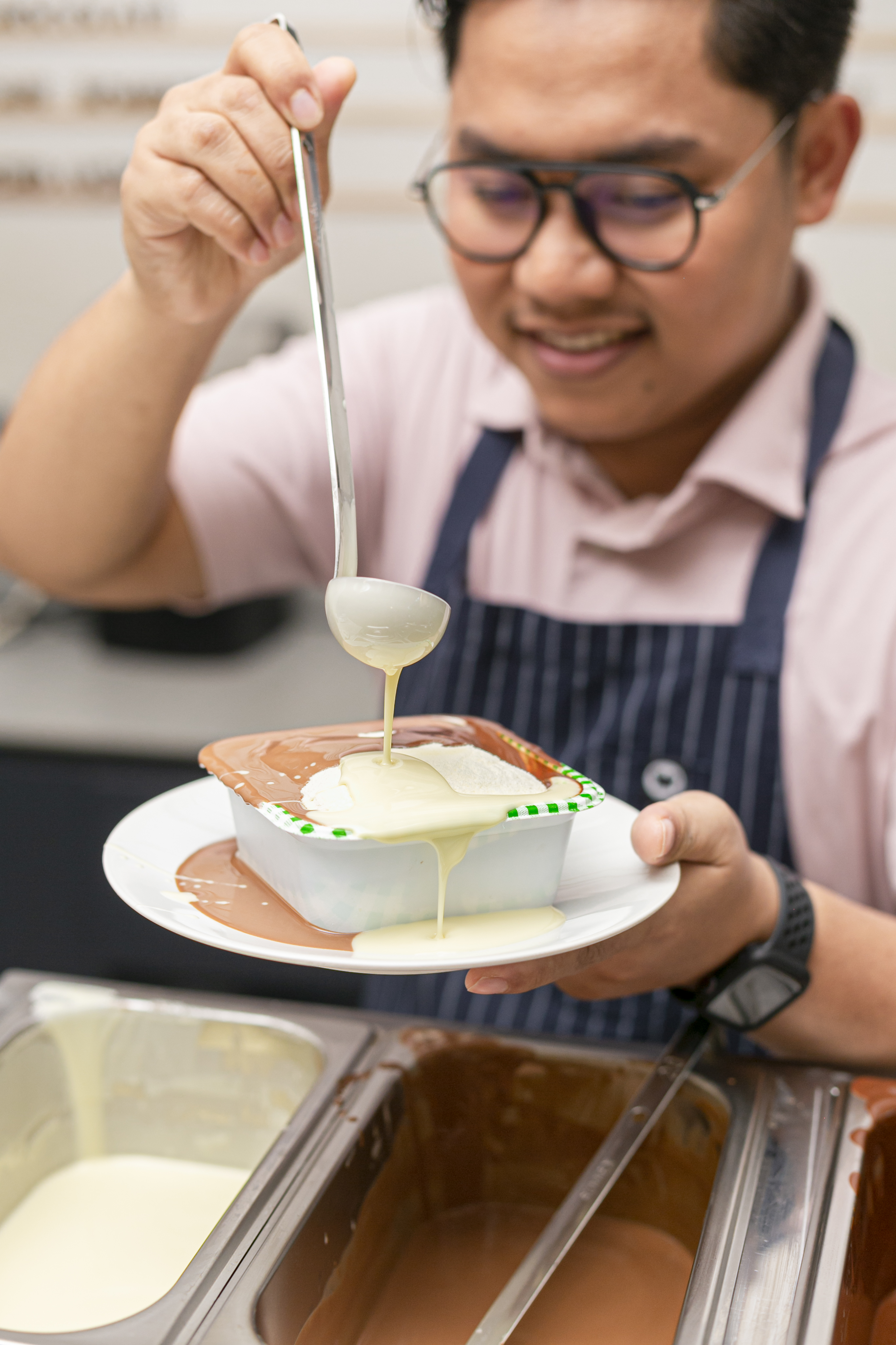 Add-On Belgium Chocolate Sauce (Dark, Milk, and White) Main Image