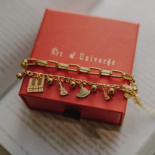 Art of Universe ရဲ့ "18k gold plated stainless steel Bracelet "