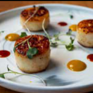 SCALLOP MEDALLIONS