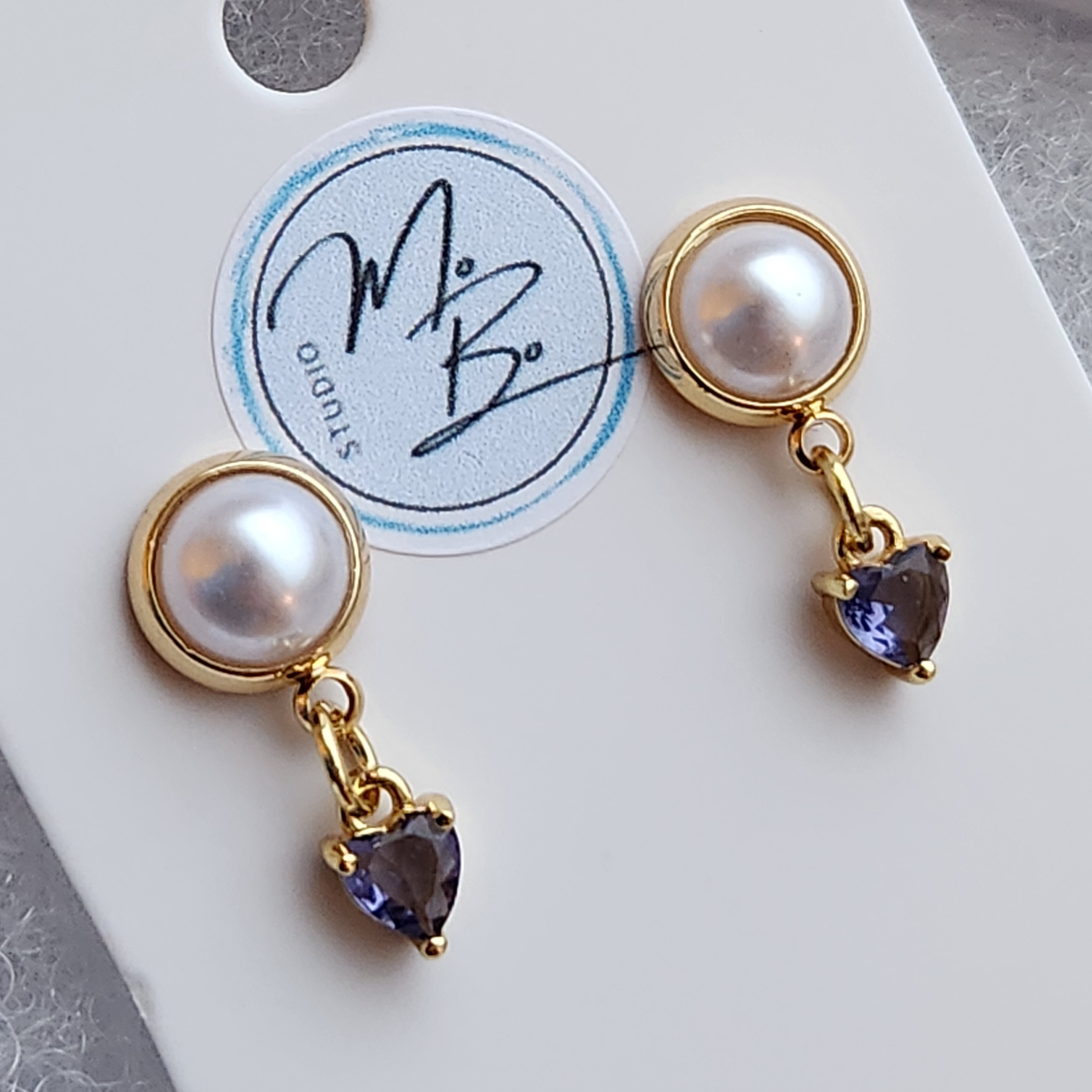 18K Gold Plated Imitation Pearl Stud with Sapphire Cubic Zirconia and 18K Gold Plated Heart Pendant 