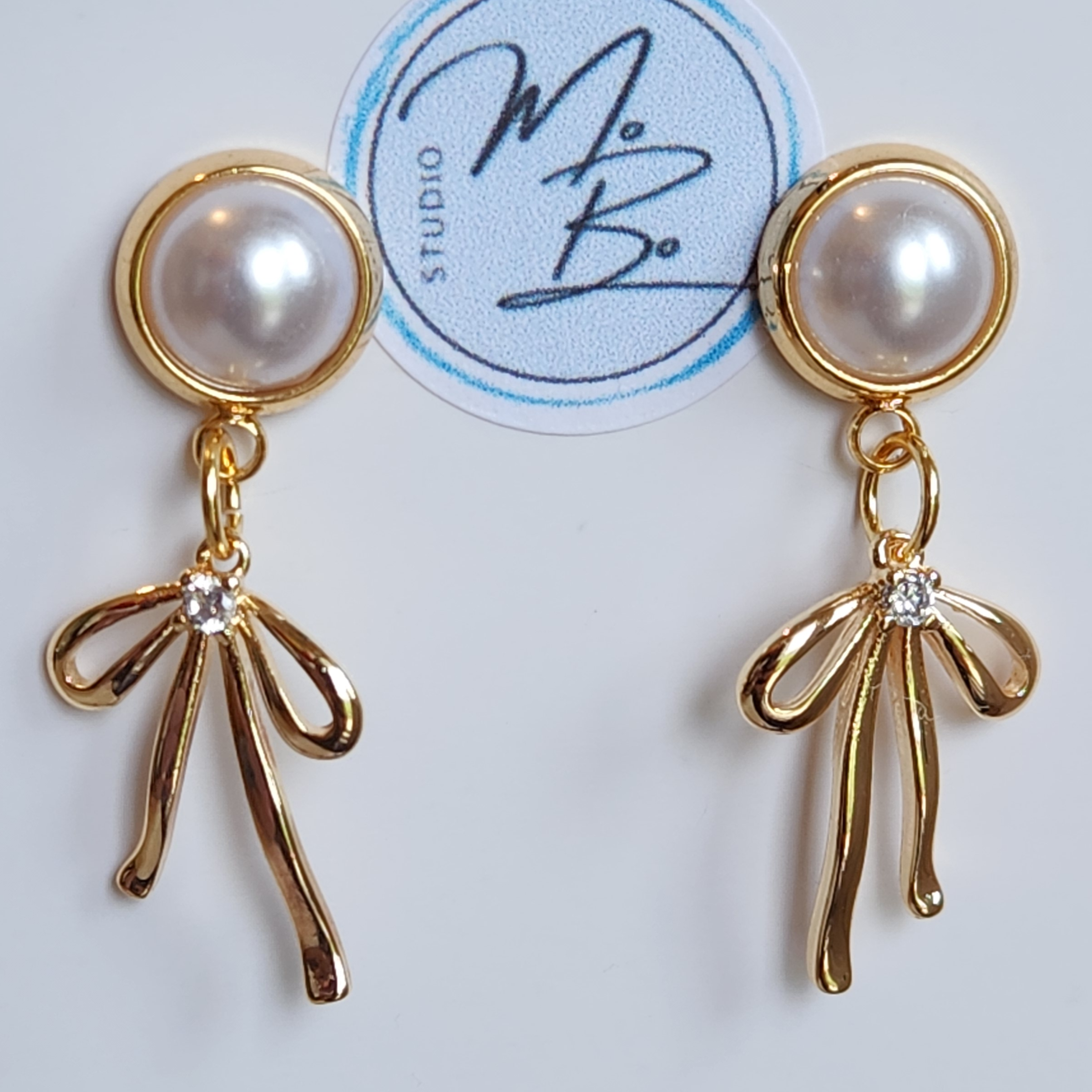 18K Gold Plated Pearl Stud with 18K Gold Plated Cubic Zirconia Bow Main Image