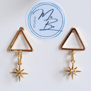 18K Gold Plated Triangle Stud with 18K Gold Plated Cubic Zirconia Star