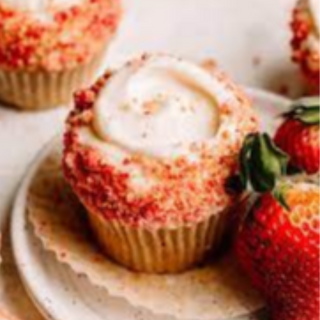 Strawberry Crumble Cupcakes