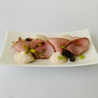 Tacchino Tonnato ( Trutenfleisch ) mit Kapernäpfel