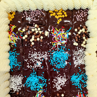 Gâteau anniversaire rectangulaire 2