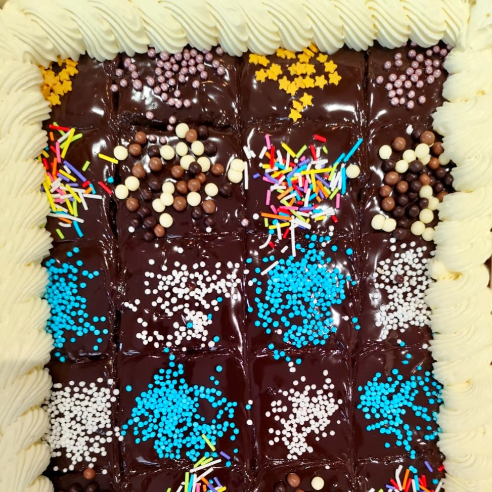 Gâteau anniversaire rectangulaire 2