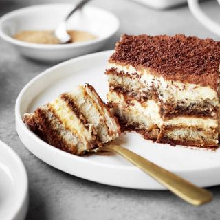 Italian Tiramisu   Serves 8-12