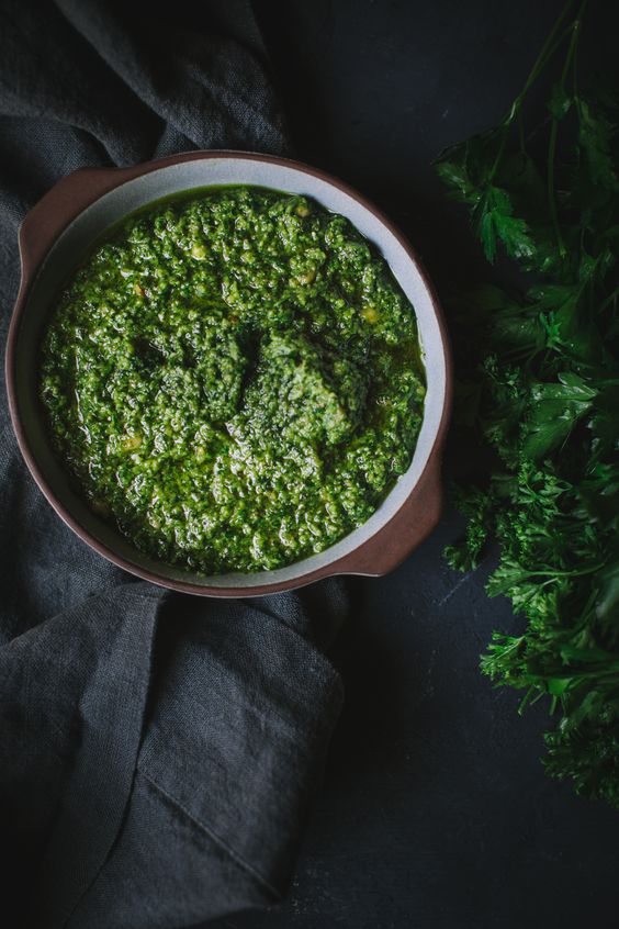 Green Pea Basil Pesto 8 oz tub Main Image