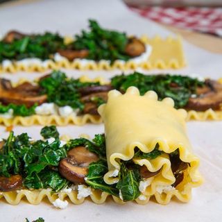 Vegan Cashew Cheese Creamy Mushroom & Spinach Pasta Lasagna Rolls. 