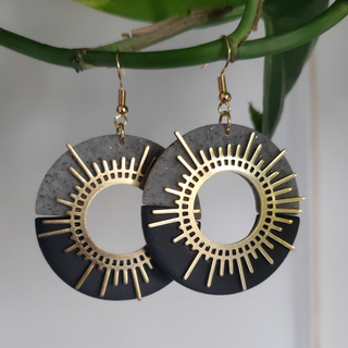 Sundog | Granite & Black