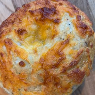 6 Garlic Cheddar Bagels