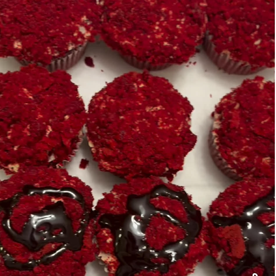 Velvety Red Velvet Crumble