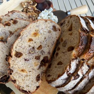 French Apricot Sourdough Loaf (900g)