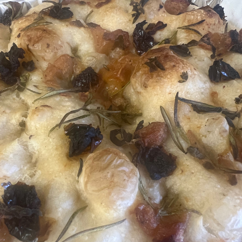 Sundried Tomato and Garlic Focaccia (550g)