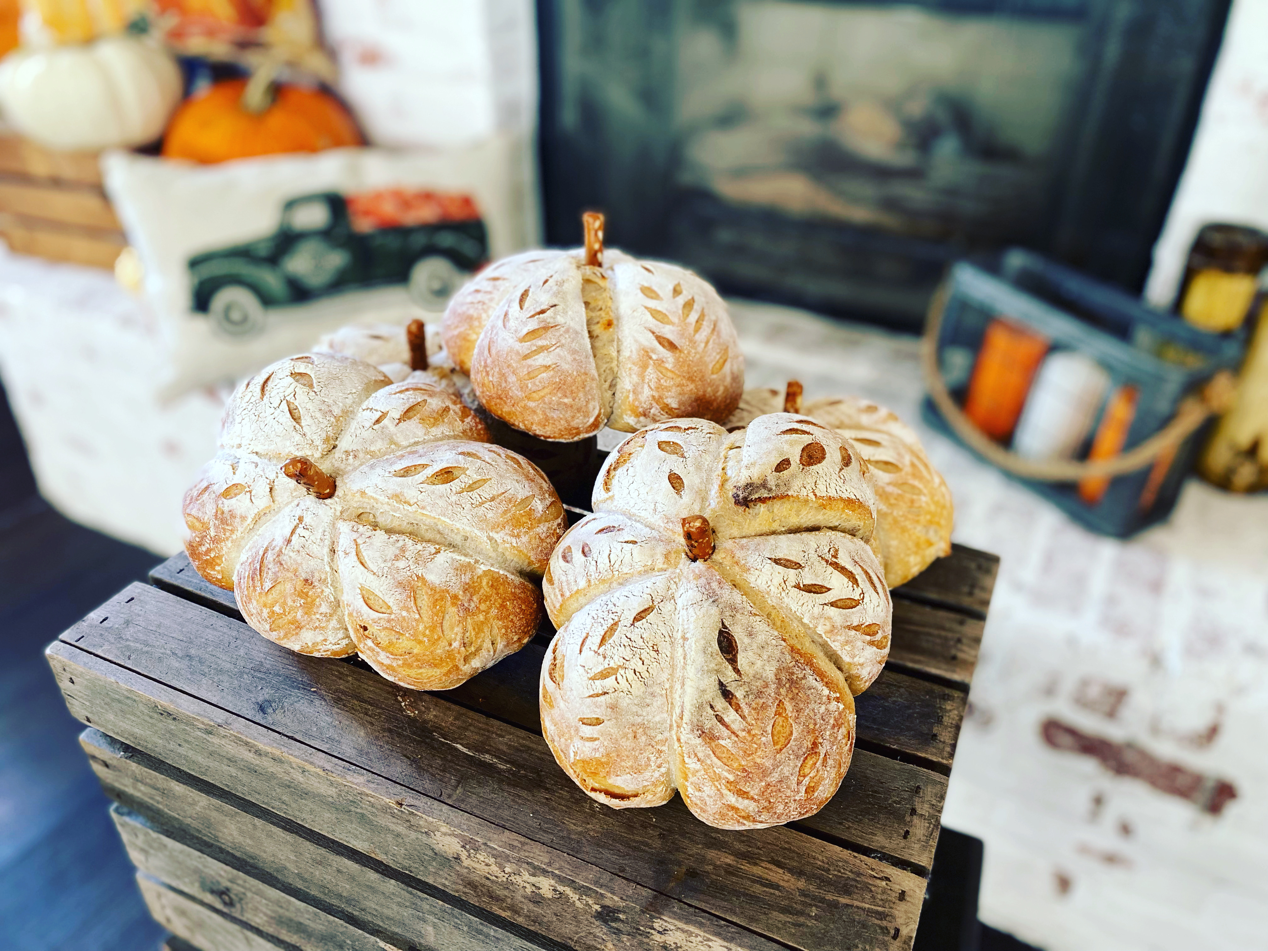 Pumpkin-Shaped Country Loaf (800g) Main Image