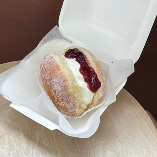 Fresh cream & jam donut 