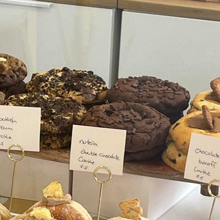 PB & chocolate chunky cookie