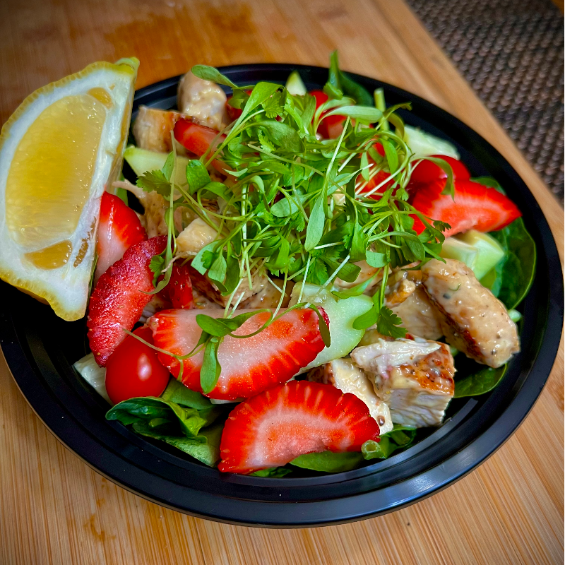 Ensalda Fresca Con Pollo