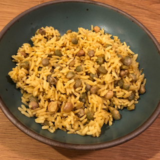 Diri kole ak pwa Kongo (Rice with Pigeon Peas)