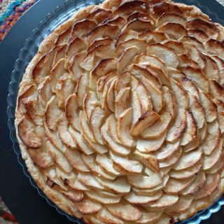 Tarte fine aux pommes & amandes 