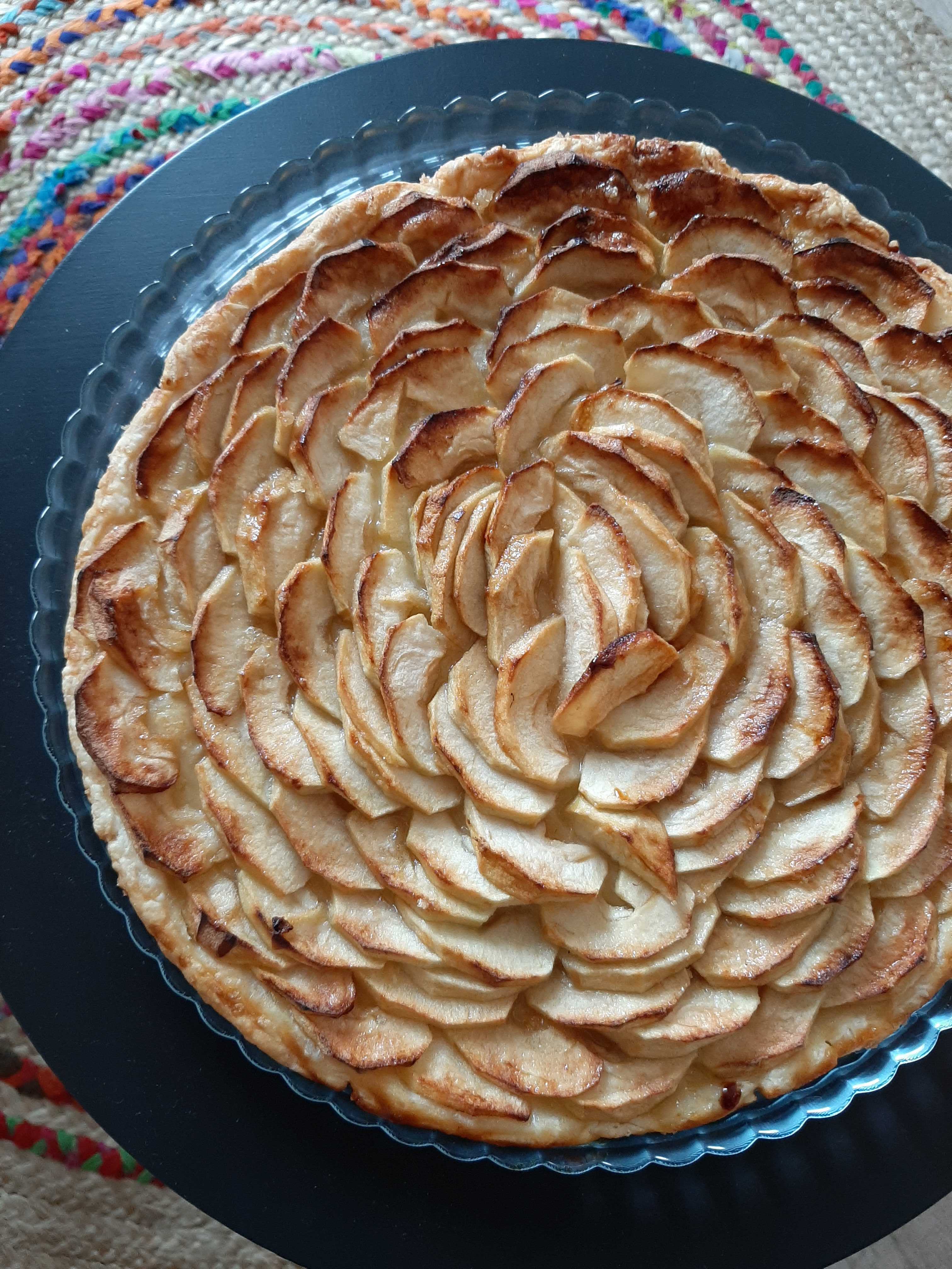 Tarte fine aux pommes & amandes  Main Image