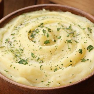 Garlic Mashed Potatoes (Feeds 10-12)