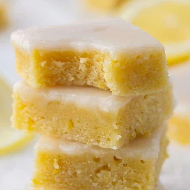 Lemon blondie