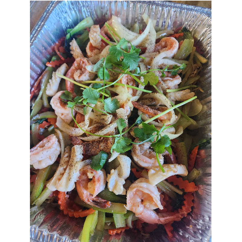 STIR FRY NOODLES WITH SEAFOOD, VEGETABLES 