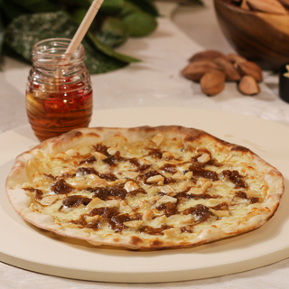Pili and Caramelized Onion Pizza 10" 