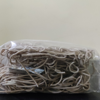 Sigappu Kavuni Noodles with Masala Sachet 