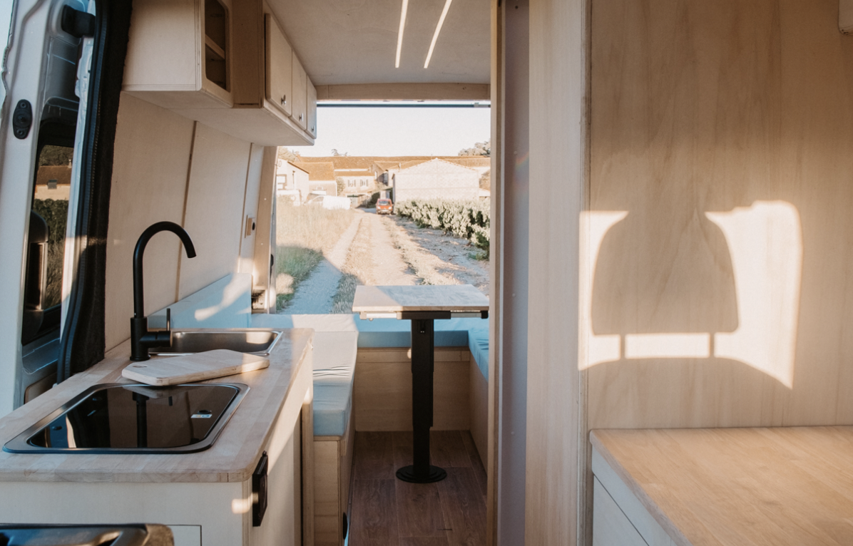 Pied fixe télescopique