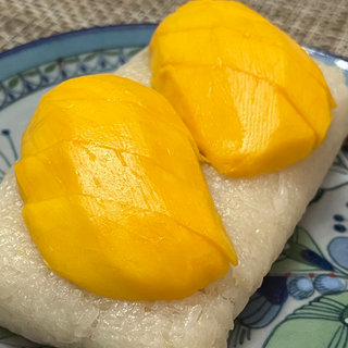 Sticky Rice and Golden Mango - Khao Niew Maak Muang