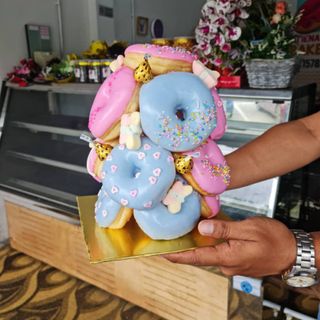 Donut tower 