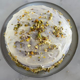 Carrot and pistachio cake 23 cm 