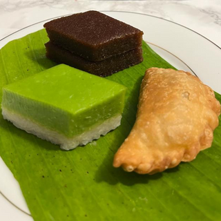 Kuih Serbaneka