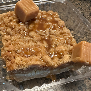 Caramel Apple Crisp Cheesecake Bar