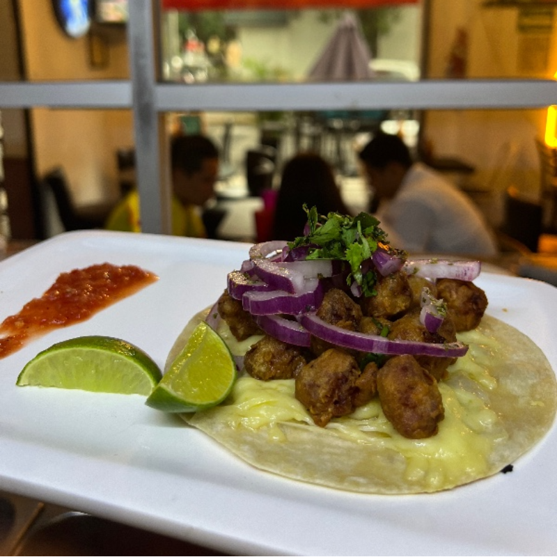 Taco de carnitas de atún