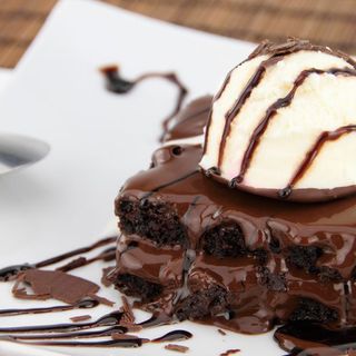 Brownie con helado Image