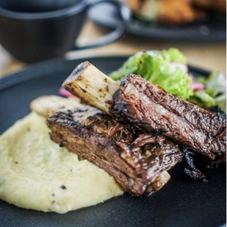 STICKY BEEF SHORT RIBS