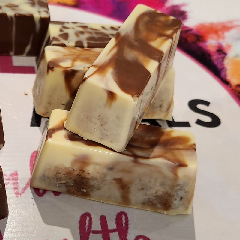 Wht choc & pistachio bar 