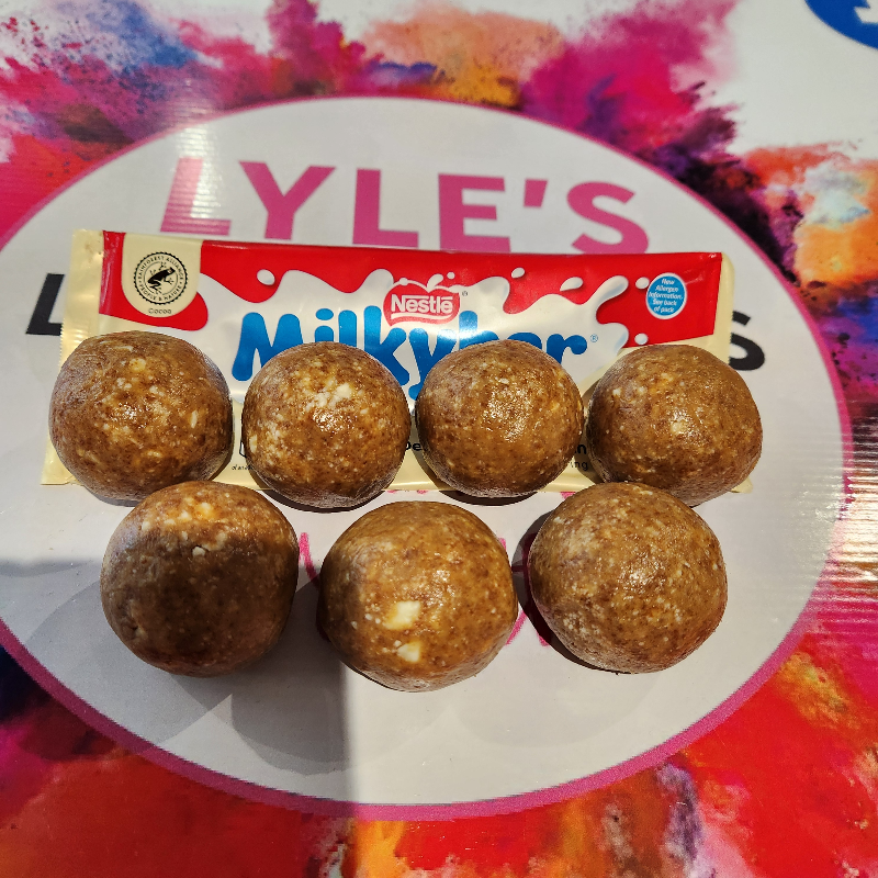 Milkybar & biscof protein baws 