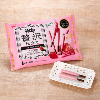 Pocky Luxury Strawberry - 10pack