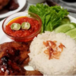 Nasi Ayam Bakar + lalapan 