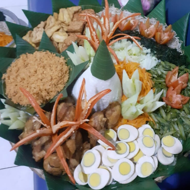 Tumpeng Nasi Gudangan