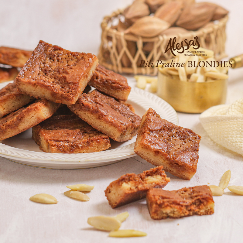 NEW Pili Praline Blondies Box of 16